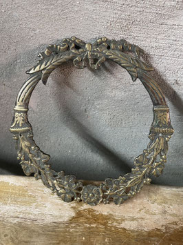 Charmantes Messing Ornament
