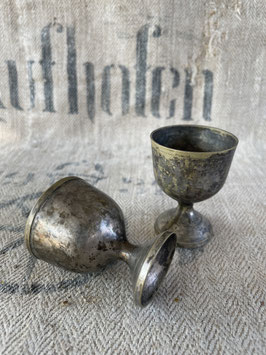 Zwei versilb. Eierbecher mit sehr schöner Patina