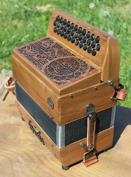 Accordéon Marc Sérafini DARWIN 2 "ténor" en noyer