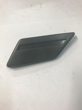 ENJOLIVEUR DE GARDE BOUE AV DROIT PEUGEOT SV125       EMPL Ra6
