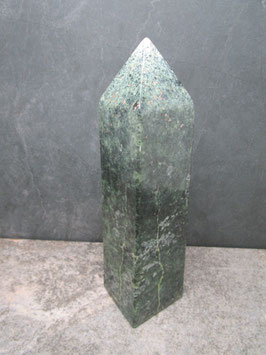 Serpentijn obelisk / toren