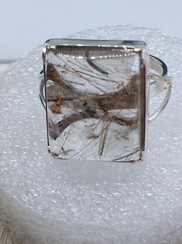 Ring met bergkristal en rutiel