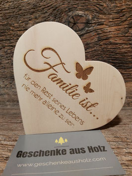 Familie ist... | Herz aus Zirbe | eingravierter Spruch | Holzherz | Geschenk