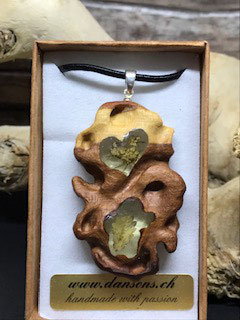 Anhänger  aus Holz