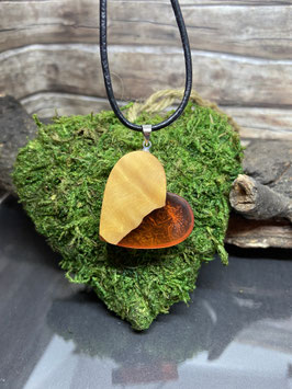 Herz Anhänger aus Holz , Harz und Pusteblume