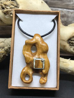 Anhänger aus Holz