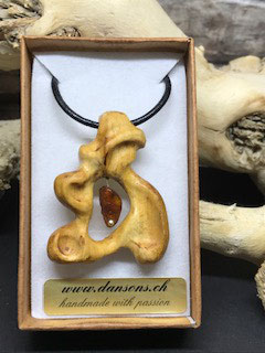 Anhänger aus Holz