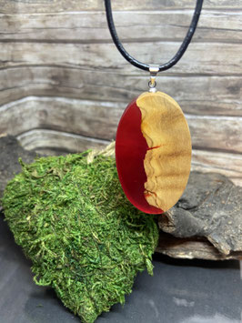 Anhänger aus Holz und Harz