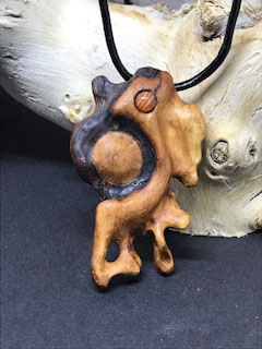 Anhänger  aus Holz