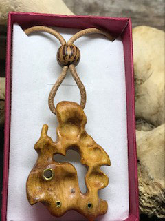 Anhänger aus Holz