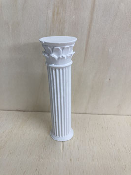kleine massive Säule mit kurzem Sockel, Variante 1