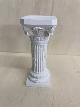 kleine massive Säule mit massivem Sockel und Kapitel, Variante 2