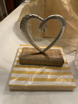 Geschenkset Metallherz mit Holzboden und Serviette gelb