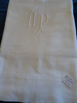Leinen-Laken mit Monogramm "AP" und Lochstickerei (63D)