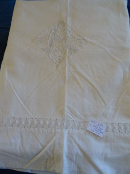 Leinen-Laken mit aufwändigem Monogramm "AP" (32D)