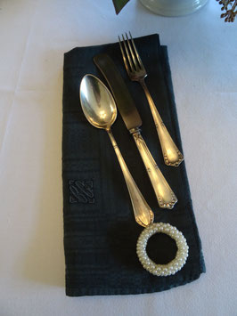 Meergrüne Serviette mit Monogramm "BC" (20S)