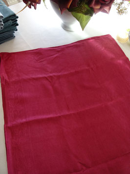 Läufer in kirschrot mit Monogramm "ME" (60T)