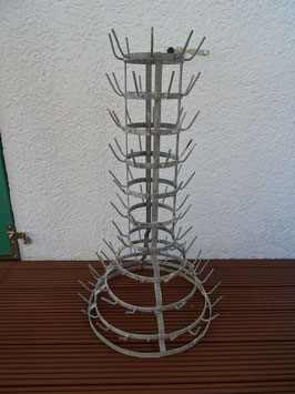 Mittelgroßer, nach oben schmal werdender IF - Flaschenträger