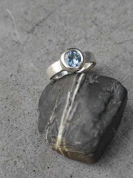 Ring Topas (rund/facettiert) abgerundete Ringcshiene