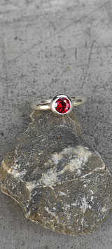 Ring "Farbenfroh" (Granat)