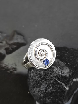 Ring Spirale mit Saphirsynhese