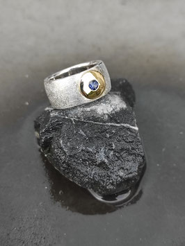 Ring "runde Sache" (Saphir/breit)