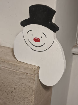 99.  Painted wooden snowman face mantlepiece decorations.