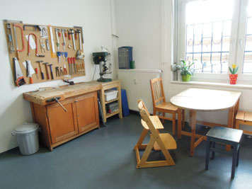 Ergotherapie-Praxis Werkraum mit Werkbank