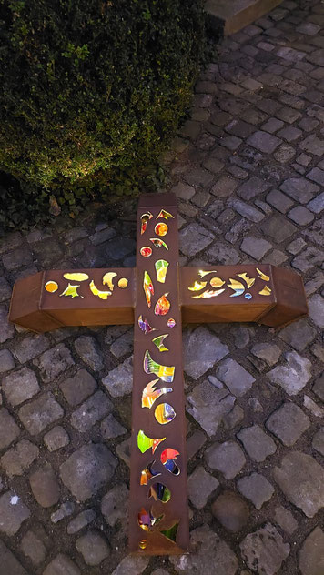 "Das stille Kreuz" Angelika Wolf  unter Mithilfe von Timo Hess     2024