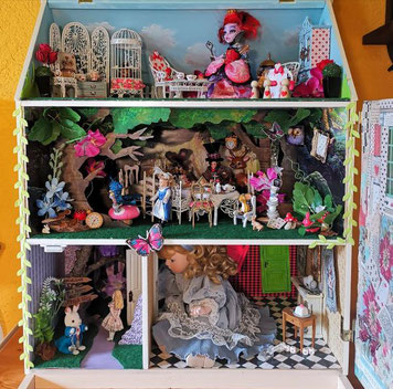Könnte dir vielleicht auch gefallen : das Alice im Wunderland Puppenhaus