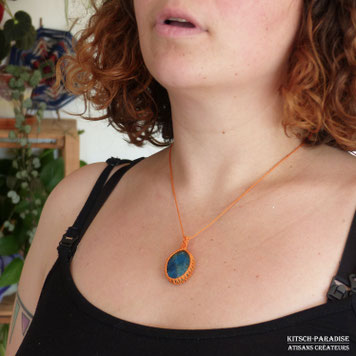 kp kitsch-paradise artisans créateurs création tissage macramé micromacramé couleur nature art perles pierre stone agate crazy sautoir pendentif 