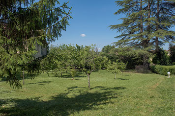 Domaine de Vielcastel, votre location saisonnière pour vos vacances en famille avec un verger bio