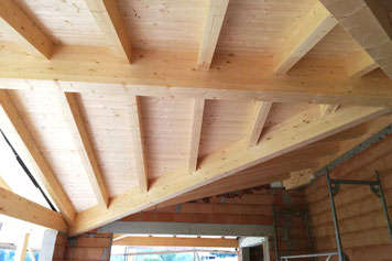 Dachstuhl und Holzkonstruktion Tirol