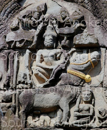One of the rare sculpture of a X-shaped bell at the neck of Nandi, the vehicle of Śiva. Banteay Samre. 12th c.