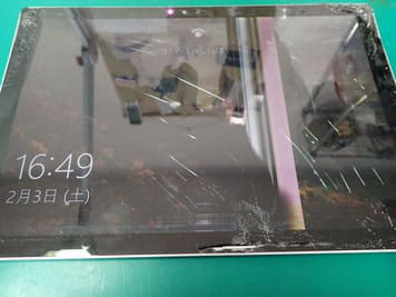 画面破損でノイズ表示があるSurface PRO4