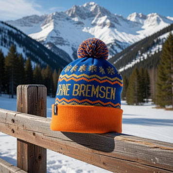 muts-met-pompon-en-logo