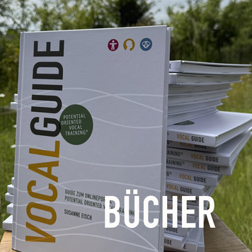 Bücher zum Potential Oriented Vocal Training vertiefen das theoretische und praktische Verständnis von Stimme.
