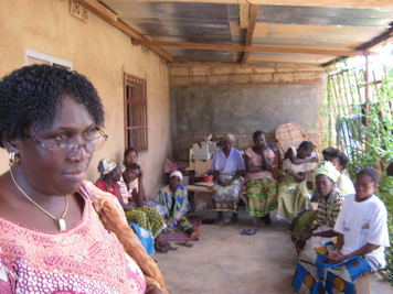 “Centre d’hébergement” with Fistula women waiting for surgery (Photo: A. Rüegg)