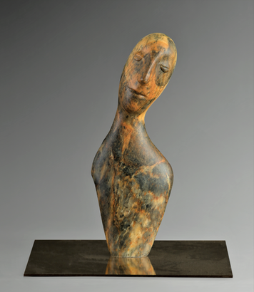 Heidrun Feistner: Marie, Fundstück vor Nidden /  Marie, trouvée près de Nidden / Marie, found near Nidden / Für Max Pechstein / Die malenden Steine / Stein / 34 cm / 2021 / Fotos Jean Molitor