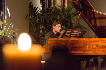 Virtuoser Könner am Hammerklavier: Kristian Bezuidenhout trat in Schenefeld und Glückstadt auf.