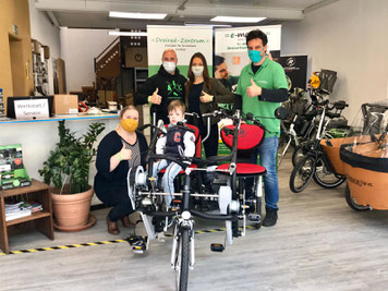 Wir wünschen Jörn und seiner Familie viel Spaß mit dem neuen Dreirad
