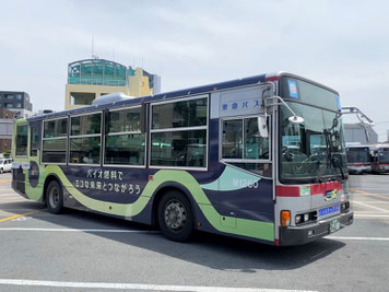 バイオ燃料で走行するバス
