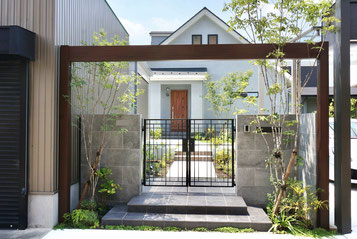 三井ホームの緑が素敵なシンプル外構デザイン