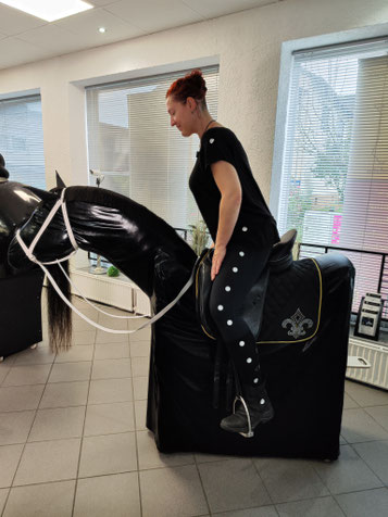 Pferdesimulator beim Dressur Reitsimulator