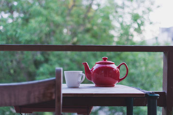 赤いコーヒーカップ　https://pixabay.com/ja/users/stocksnap-894430/によるPixabayからの画像 