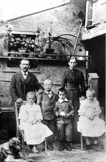 Familie Johann Speiser-Fricker, Füürberg-Hof (um 1907)