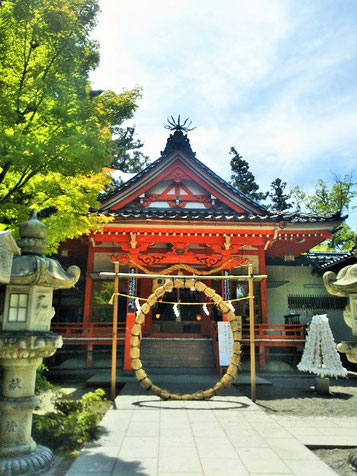 金澤神社拝殿前の茅の輪