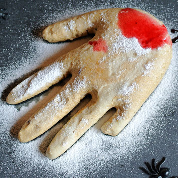 Hand aus Marshmallow für Halloween