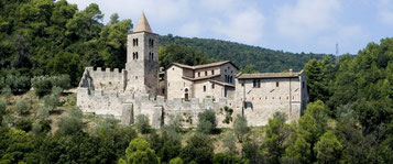 Soggiorno e vacanza presso Il Maremmano - Azienda agrituristica e visita, in Umbria, a Narni (Terni )  all'ABBAZIA di SAN CASSIANO, un'antica Abbazia benedettina. 