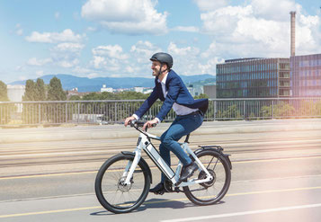Die e-motion e-Bike Welt Steglitz ist spezialisiert auf das Angebot von Speed Pedelecs